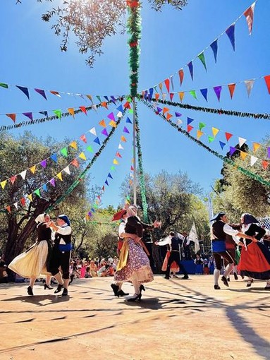 Oggi, ai giardini di Cimiez, torna il Festin des Mai (Foto) Oggi, ai giardini di Cimiez, torna il Festin des Mai (Foto)