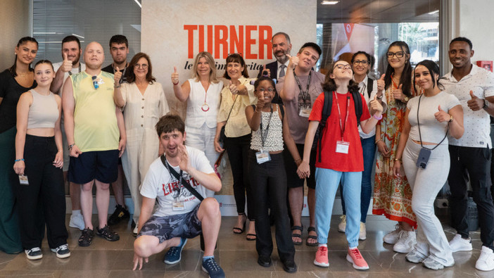 Gruppo di giovani dell'Associazione Monaco Disease Power in visita alla mostra "Turner, l'eredità sublime"