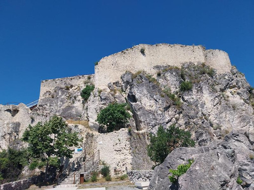 Aiglun, Puget-Théniers, Beuil e Villars-sur-Var: il percorso dei Grimaldi nell’entroterra con il principe Alberto II
