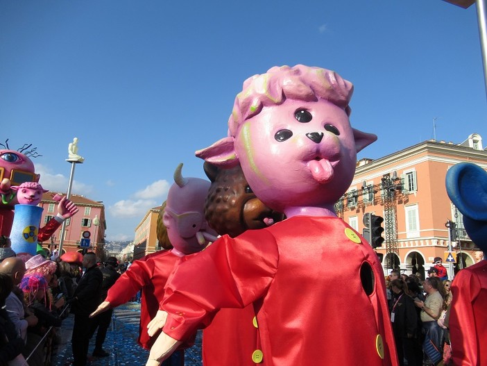 Grosses têtes al Carnevale di Nizza