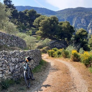 “Tour” in bicicletta nell’arrière pays nizzardo, fotografie di Danilo Radaelli