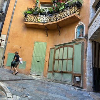 Grasse nelle foto di Silvia Assin