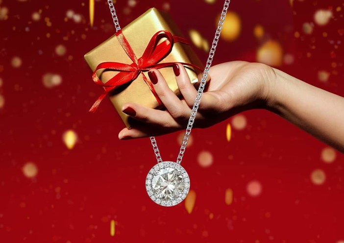 La Gioielleria Bertero a Vallecrosia sconta tutte le vecchie collezioni di gioielli e orologi di tendenza in argento e acciaio a prezzi imbattibili! La Gioielleria Bertero a Vallecrosia sconta tutte le vecchie collezioni di gioielli e orologi di tendenza in argento e acciaio a prezzi imbattibili!