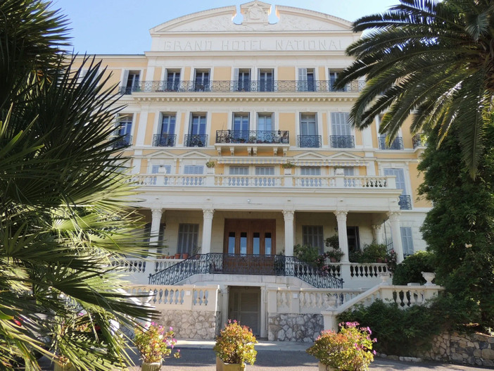 Mentone, visita guidata al National: alla scoperta di uno degli hotel più antichi della città
