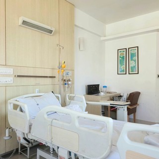 Le 5 migliori soluzioni per la degenza domiciliare in Italia: guida ai sistemi letto professionali