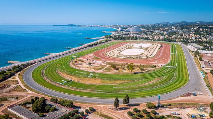 Ottobre all’Hippodrome de la Côte d’Azur: un mese di sport, eleganza e innovazione. Ottobre all’Hippodrome de la Côte d’Azur: un mese di sport, eleganza e innovazione.
