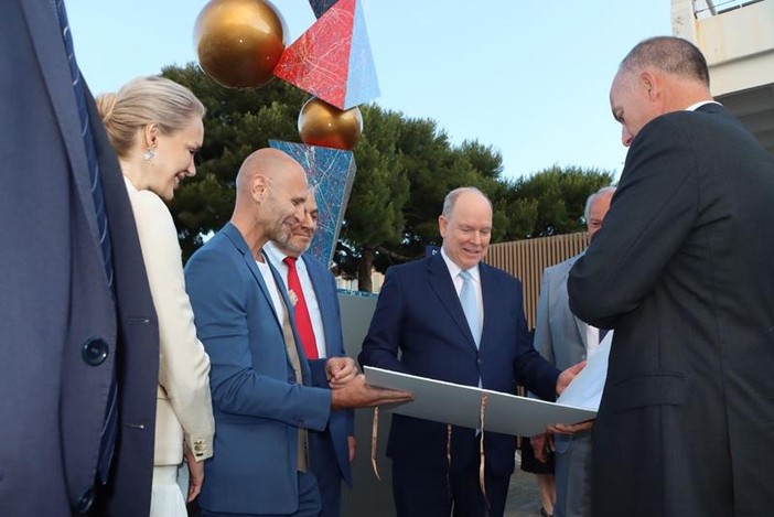 "Il cuore della terra" di Cesare Catania a Saint Jean Cap Ferrat "Il cuore della terra" di Cesare Catania a Saint Jean Cap Ferrat