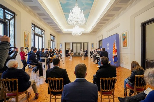 Incontro di Christian Estrosi col mondo culturale di Nizza ieri in municipio Incontro di Christian Estrosi col mondo culturale di Nizza ieri in municipio