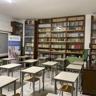 Rientro a scuola: la campanella del primo ottobre riporta tra i banchi gli studenti delle medie superiori dell'Istituto Galileo Galilei di Arma di Taggia