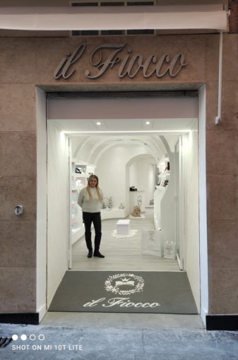 Sanremo: in via Palazzo ha aperto 'Il Fiocco', un nuovo format di negozio per bambini che offre calzature, accessori, profumi e borsette di brand famosi