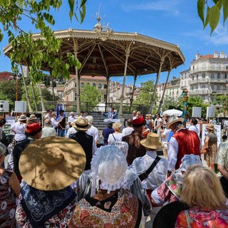 Cannes, inaugurazione di Place Alexis de Tocqueville e del Cheminement des Penseurs. Foto @ville de Cannes e @MDC