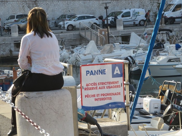 "In attesa di soccorso" fotografia di Albertro Pascucci