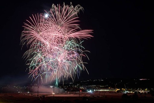 Magia sotto le stelle all’Ippodromo di Cagnes-sur-Mer Magia sotto le stelle all’Ippodromo di Cagnes-sur-Mer