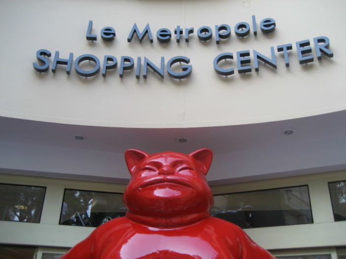 Monte-Carlo: il Centro Commerciale Metropole "invaso" da gatti samurai Monte-Carlo: il Centro Commerciale Metropole "invaso" da gatti samurai