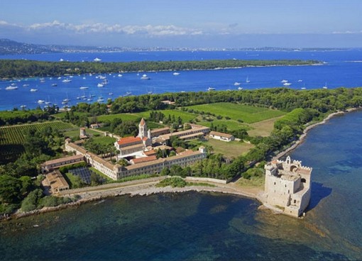 Île Saint-Honorat, foto tratta dal sito del Comité Régional du Tourisme Côte d’Azur France