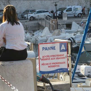 "In attesa di soccorso" fotografia di Albertro Pascucci