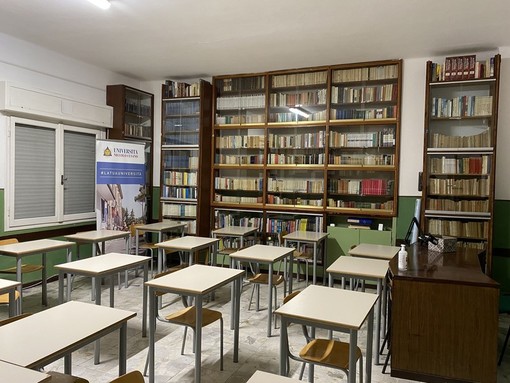 Rientro a scuola: la campanella del primo ottobre riporta tra i banchi gli studenti delle medie superiori dell'Istituto Galileo Galilei di Arma di Taggia