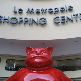Monte-Carlo: il Centro Commerciale Metropole "invaso" da gatti samurai