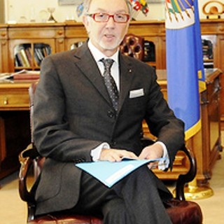 Si incontrano i governi di Montecarlo , San Marino ed Andorra