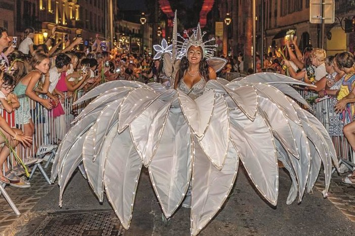 Grasse in fiore: la magia del gelsomino accende l’estate