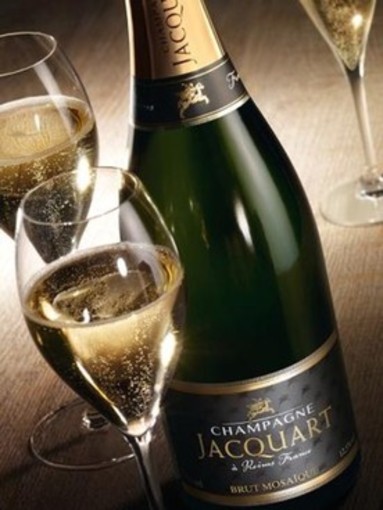 Il Signature 5 anni di Jacquart è lo Champagne che fa impazzire la Costa Azzurra