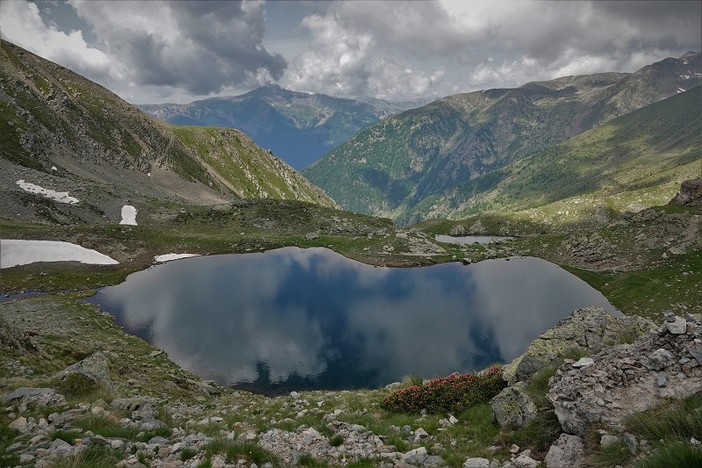 "Dove si specchiano le nuvole" di Franca Abello "Dove si specchiano le nuvole" di Franca Abello