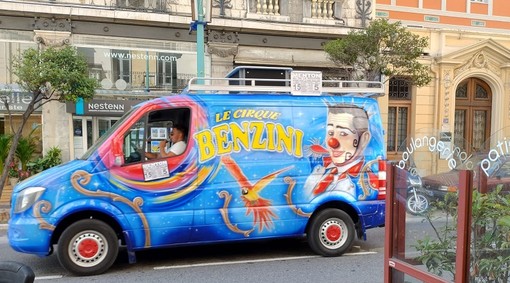 "La benzina del buonumore", fotografia di Luciano Tomasi