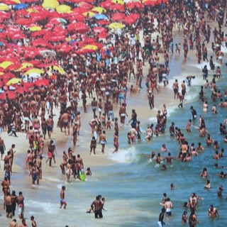 "La terra vista dal cielo", fotografie esposte sulla Promenade du Paillon. Foto di Patrizia Gallo e Beppe Tassone