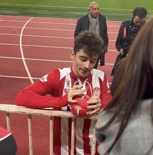 Presente alla Fights Aids Cup anche l'idolo di casa Charles Leclerc (Fotogallery di Ezio Cairoli) Presente alla Fights Aids Cup anche l'idolo di casa Charles Leclerc (Fotogallery di Ezio Cairoli)