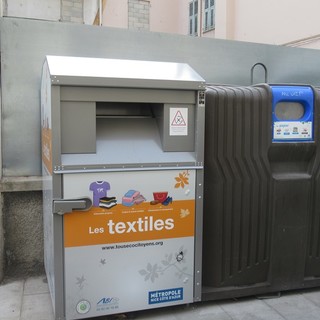 Vestiti, scarpe, biancheria: assicuriamogli una seconda vita!