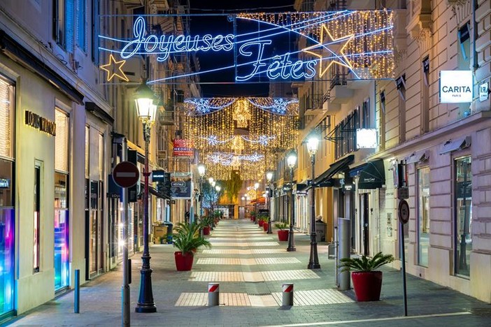 I numeri impressionanti delle luminarie natalizie di Nizza