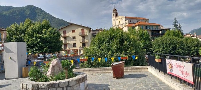 La Bollène Vésubie (1 - 7), Col de Turini (8 - 15), Peira Cava (16 - 20) e Luceram (21 - 24). Fotografie di Danilo Radaelli La Bollène Vésubie (1 - 7), Col de Turini (8 - 15), Peira Cava (16 - 20) e Luceram (21 - 24). Fotografie di Danilo Radaelli