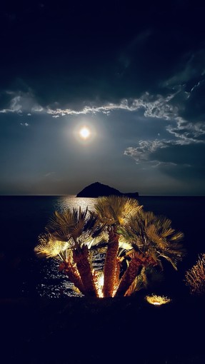 Il 28-29-30 aprile, Le Vele Alassio con "On the Wave" vi aspettano per il loro primo evento che anticipa la stagione estiva 2023 Il 28-29-30 aprile, Le Vele Alassio con "On the Wave" vi aspettano per il loro primo evento che anticipa la stagione estiva 2023