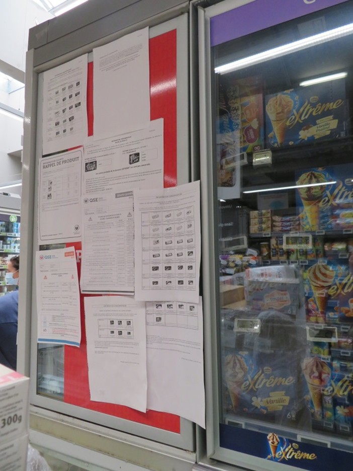 L'elenco dei prodotti ritirati in un supermercato di Nizza