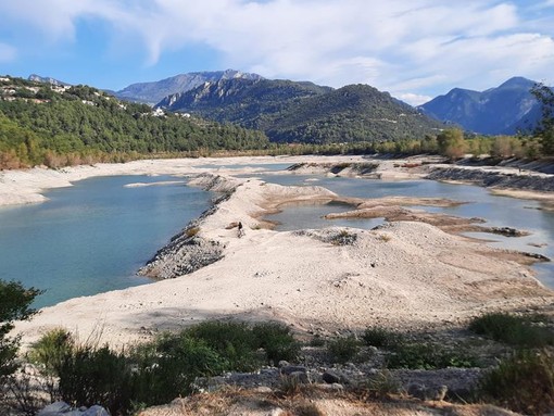 Siccità, Lago di Le Broc, foto d'archivio di Danilo Radaelli Siccità, Lago di Le Broc, foto d'archivio di Danilo Radaelli