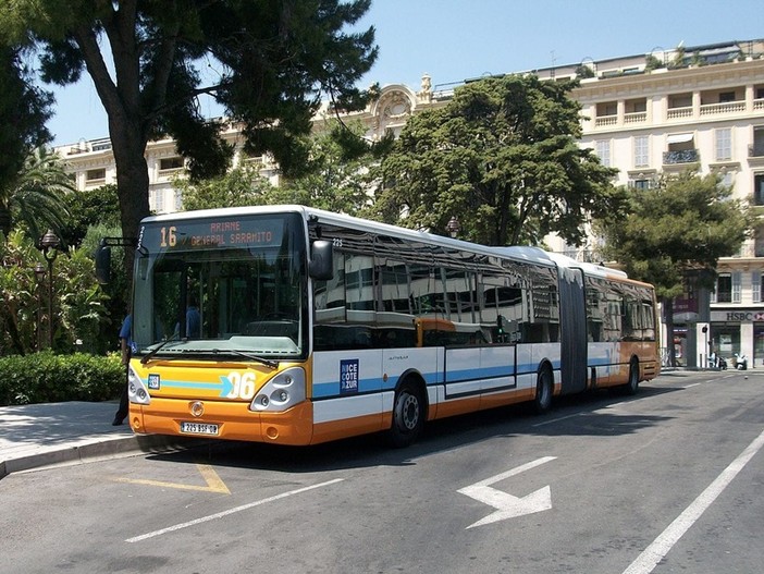 Trasporti a Nizza, rivoluzione di settembre: più autobus, nuove navette e tram potenziati Trasporti a Nizza, rivoluzione di settembre: più autobus, nuove navette e tram potenziati
