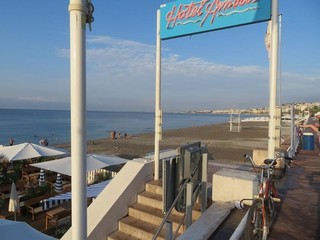 Luglio: Dopo le spiagge pubbliche, anche gli stabilimenti balneari si adeguano alle esigenze dei disabili