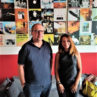 Lo scrittore biellese Luca Stecchi dà vita ad “Amianto”, la poesia dedicata al papà scomparso VIDEO