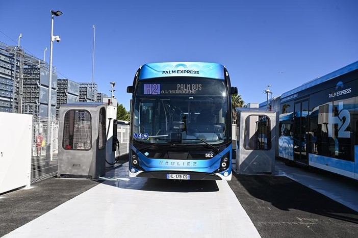 Presentazione dei primi bus a idrogeno verde a Cannes (c) CACPL