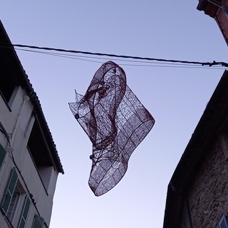 "Quando volano le scarpe...", fotografia di Cristina Lamberti