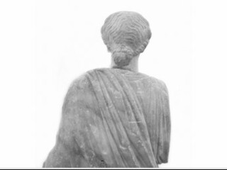 Louisa Babari, AFRICA, 2025. Statua femminile romana, Constantine, Algeria © Louisa Babari
