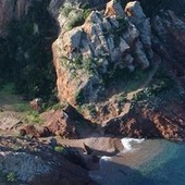 Grottes de Gardanne, Crique de l'Aiguille, a Théoule-sur-mer Grottes de Gardanne, Crique de l'Aiguille, a Théoule-sur-mer