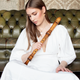 La flautista Lucie Horsch (Foto Simon Fowler)