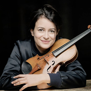 Liya Petrova, violinista, solista nel Concerto per violino n. 1 di Sergej Prokof’ev