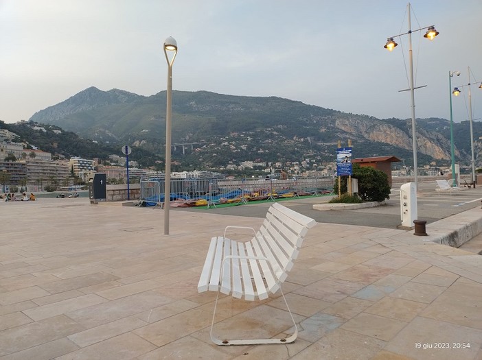 "Avanti, c'é posto", fotografia di Luciano Tomasi "Avanti, c'é posto", fotografia di Luciano Tomasi