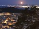 "Luna piena su Nizza", fotografia di Laurence Navalesi "Luna piena su Nizza", fotografia di Laurence Navalesi
