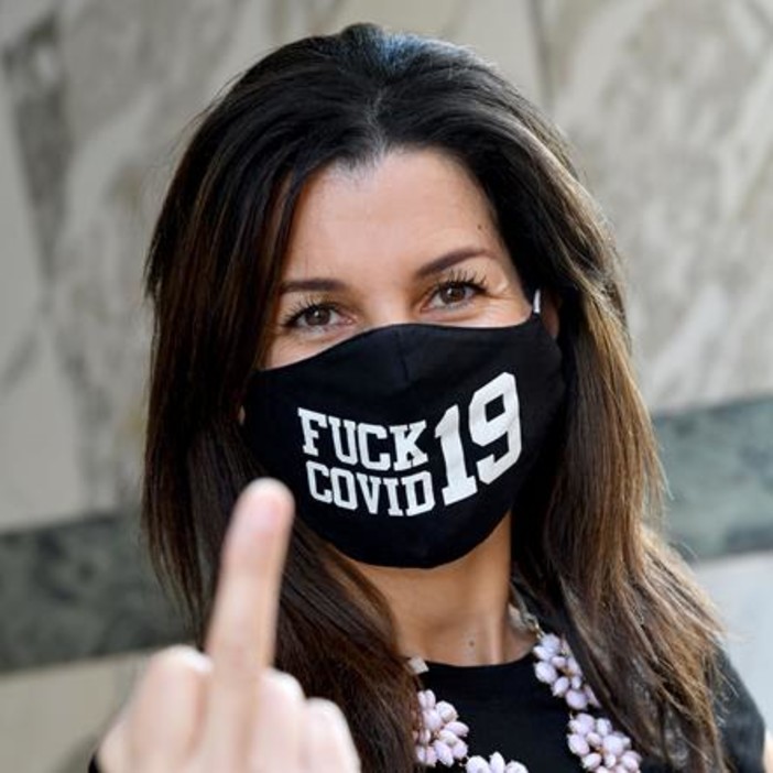 “100% Mask in Nice”