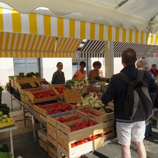 Mercato di Cours Saleya e Place Gautier a Nizza