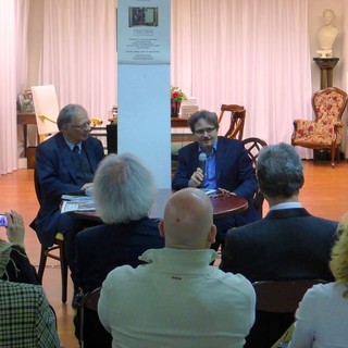 Libri: lo scrittore e giornalista Andrea Cauti presenta “In questa stanza non c'è un rinoceronte - Wittgenstein spiegato a mia figlia”