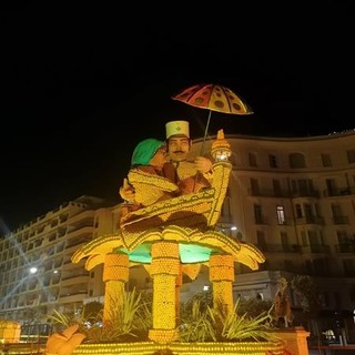 le decorazioni esposte ai Jardins Biovès  (foto di Luisella Cappio)